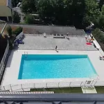 Διαμέρισμα Calme, Piscine - Proche Thermes Et Centre
