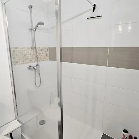 Calme, Piscine - Proche Thermes Et Centre Appartement *